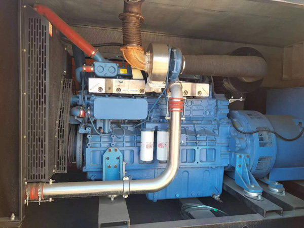 龙湖柴油发电机组一般有几种电压输出？