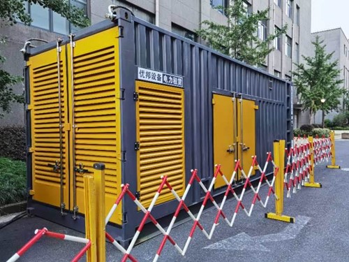 龙湖如何使用转速表检查发动机的转速？