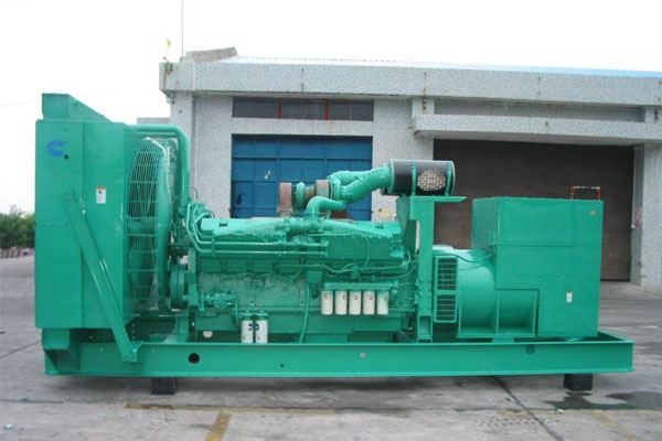 龙湖工厂发电机应急发电时如何更准确地检查发电机状态？