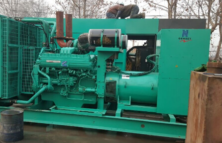 龙湖发电机组如何判断水冷式机油散热器内部是否需要清洗？